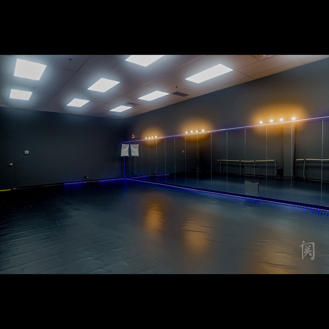 BLACKRoom2