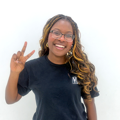 MS. POSIMI Hover